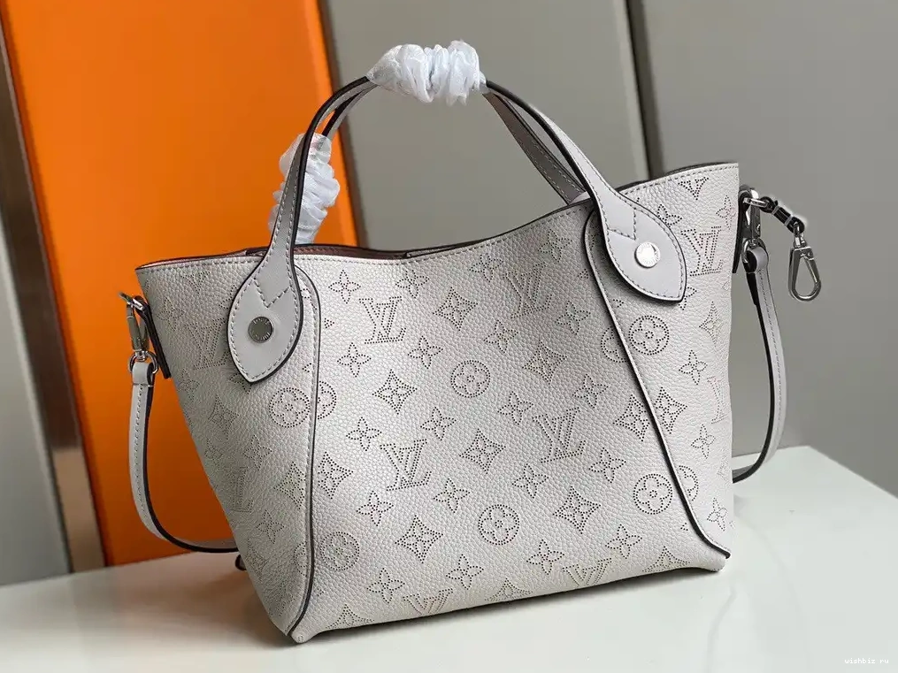 WIS LOUIS HINA PM VUITTON 0523